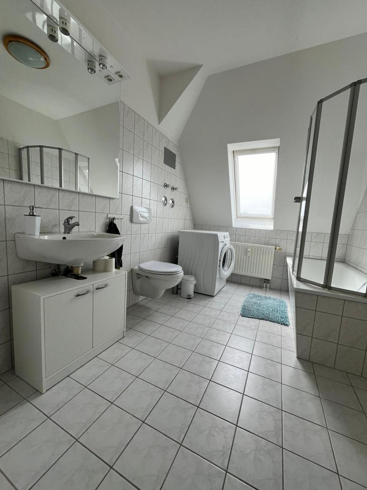 1 Raum Dachgeschosswohnung In Ruhiger Lage Limabach - Oberfrohna Buitenkant foto