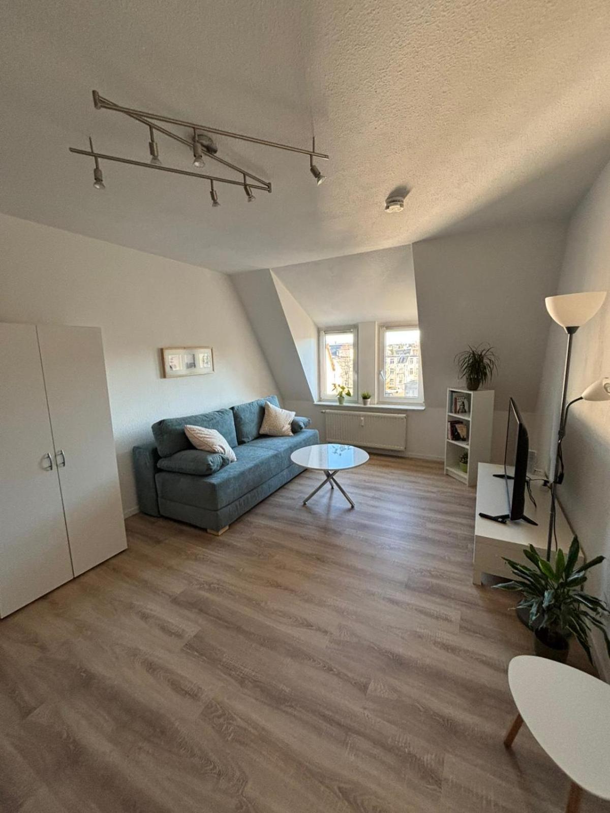 1 Raum Dachgeschosswohnung In Ruhiger Lage Limabach - Oberfrohna Buitenkant foto